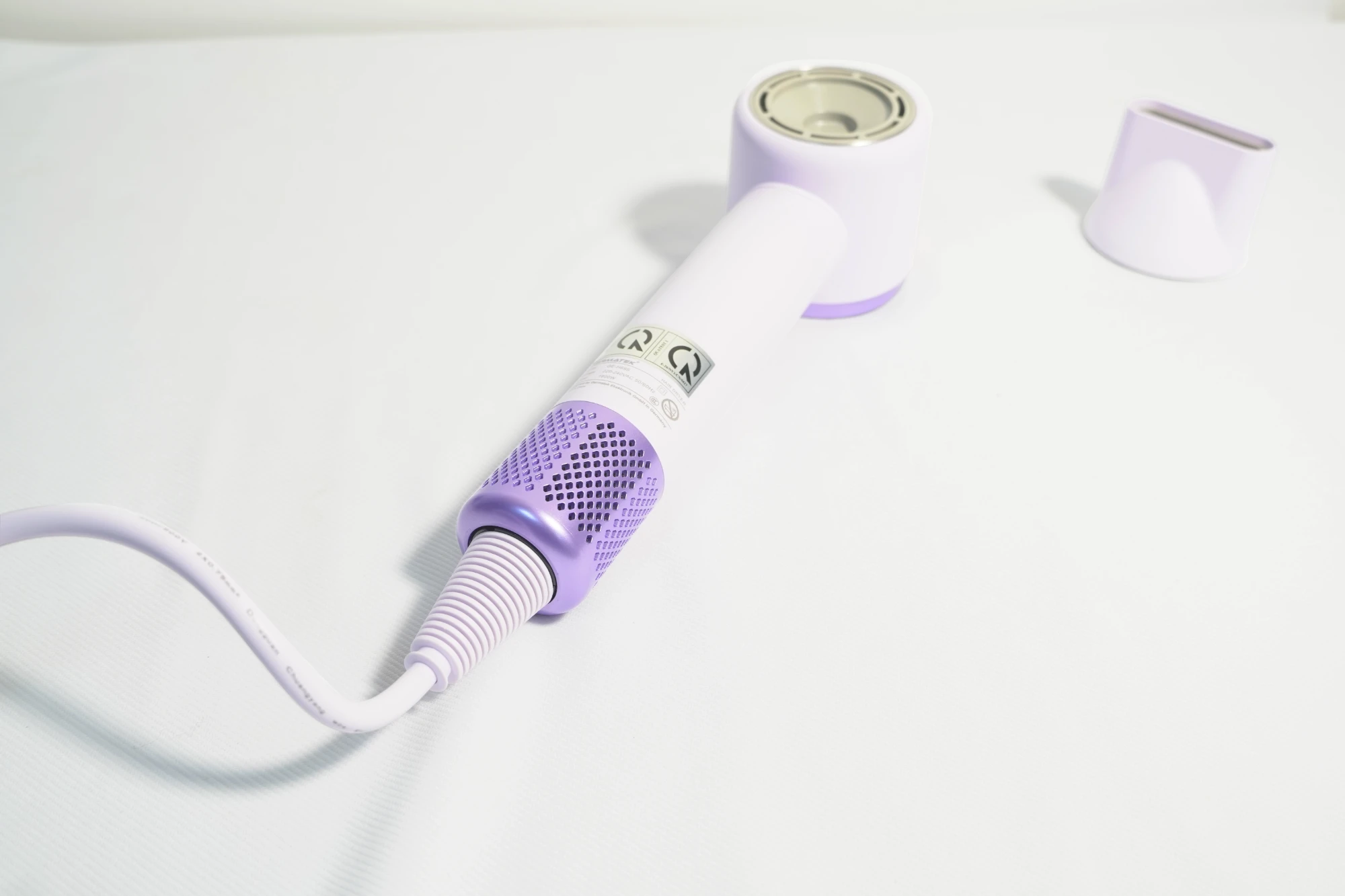 Máy sấy tóc tốc độ cao GERMATEK GE-H69S màu tím lavender cùng đầu tập trung gió và nắp sau